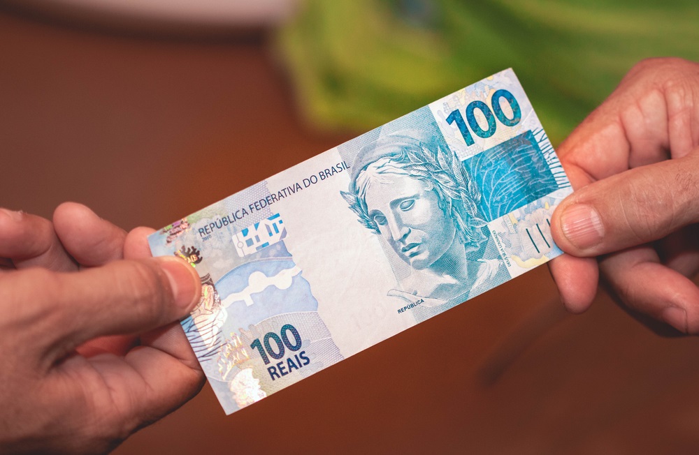 kung paano mamuhunan ng 100 reais